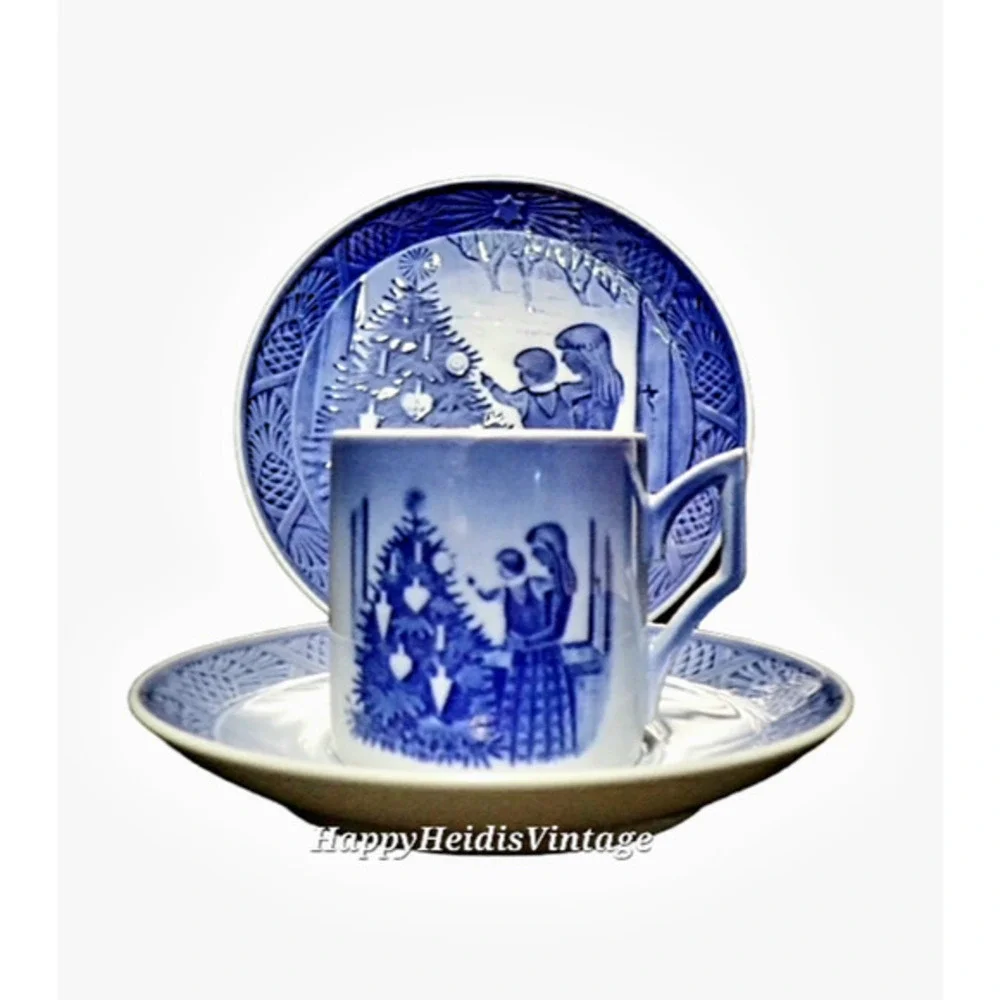 HP Vintage‎ Royal Copenhagen Christmas 1981 Plate Cup & Saucer Holiday